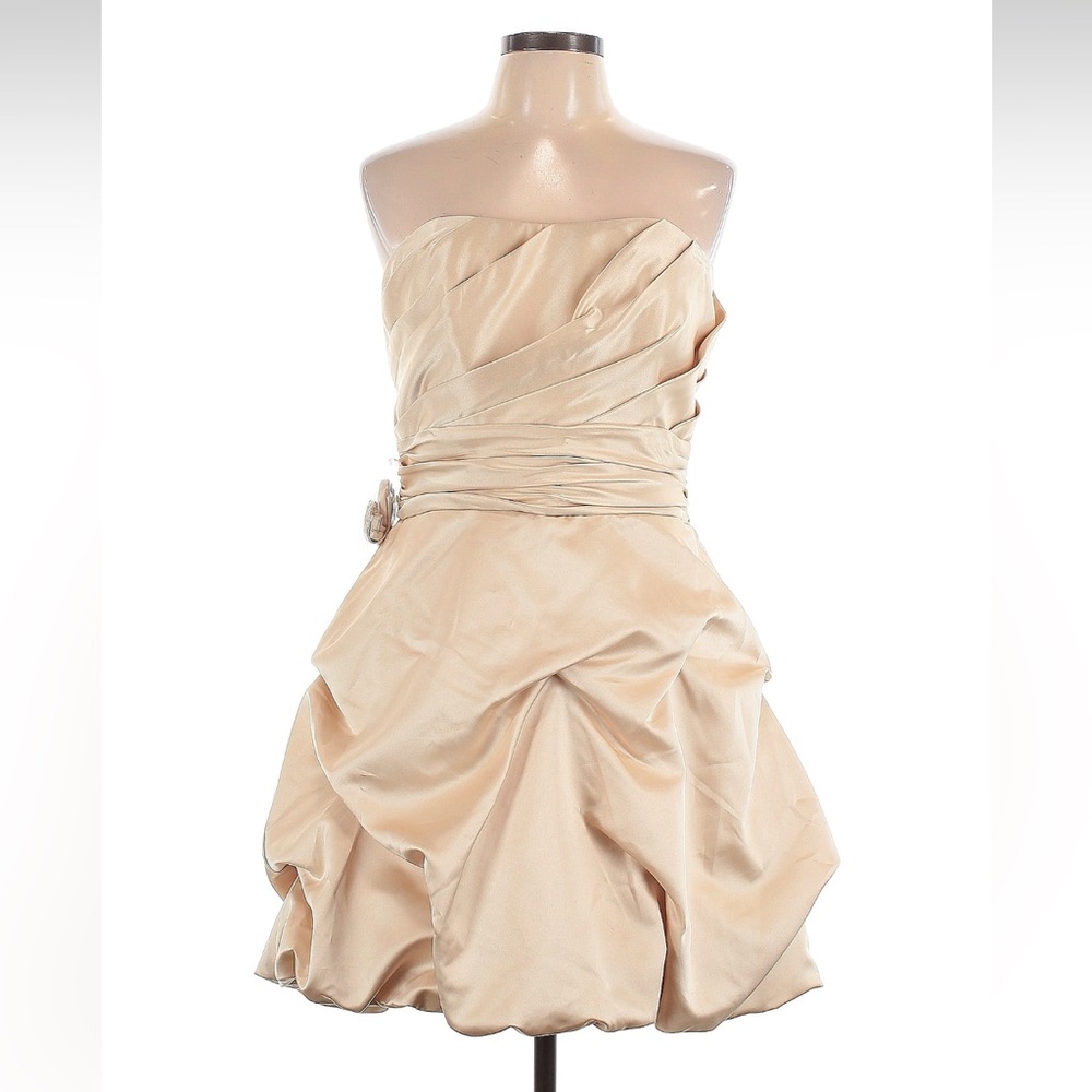 David’s Bridal formal Prom dress strapless in champagne New sz 12